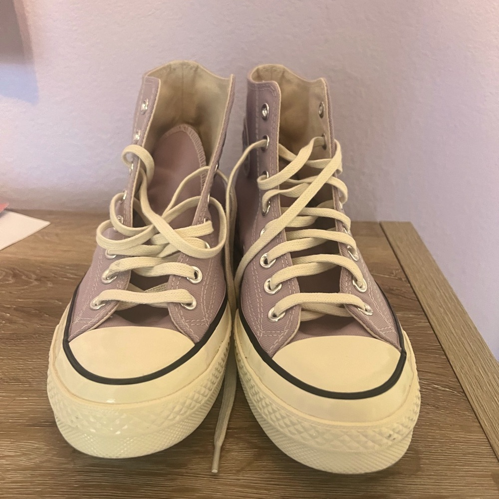 Women’s lavender converse